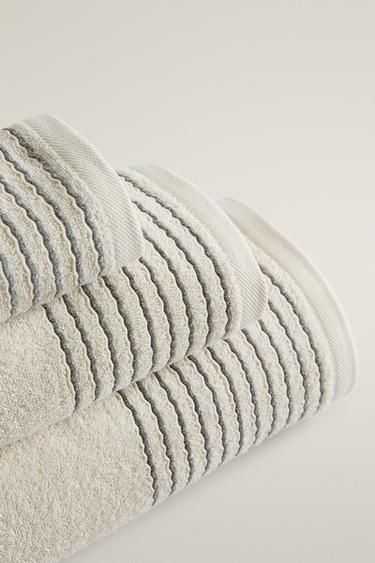 BATH TOWEL WITH PLEATED BORDER — Sand 2