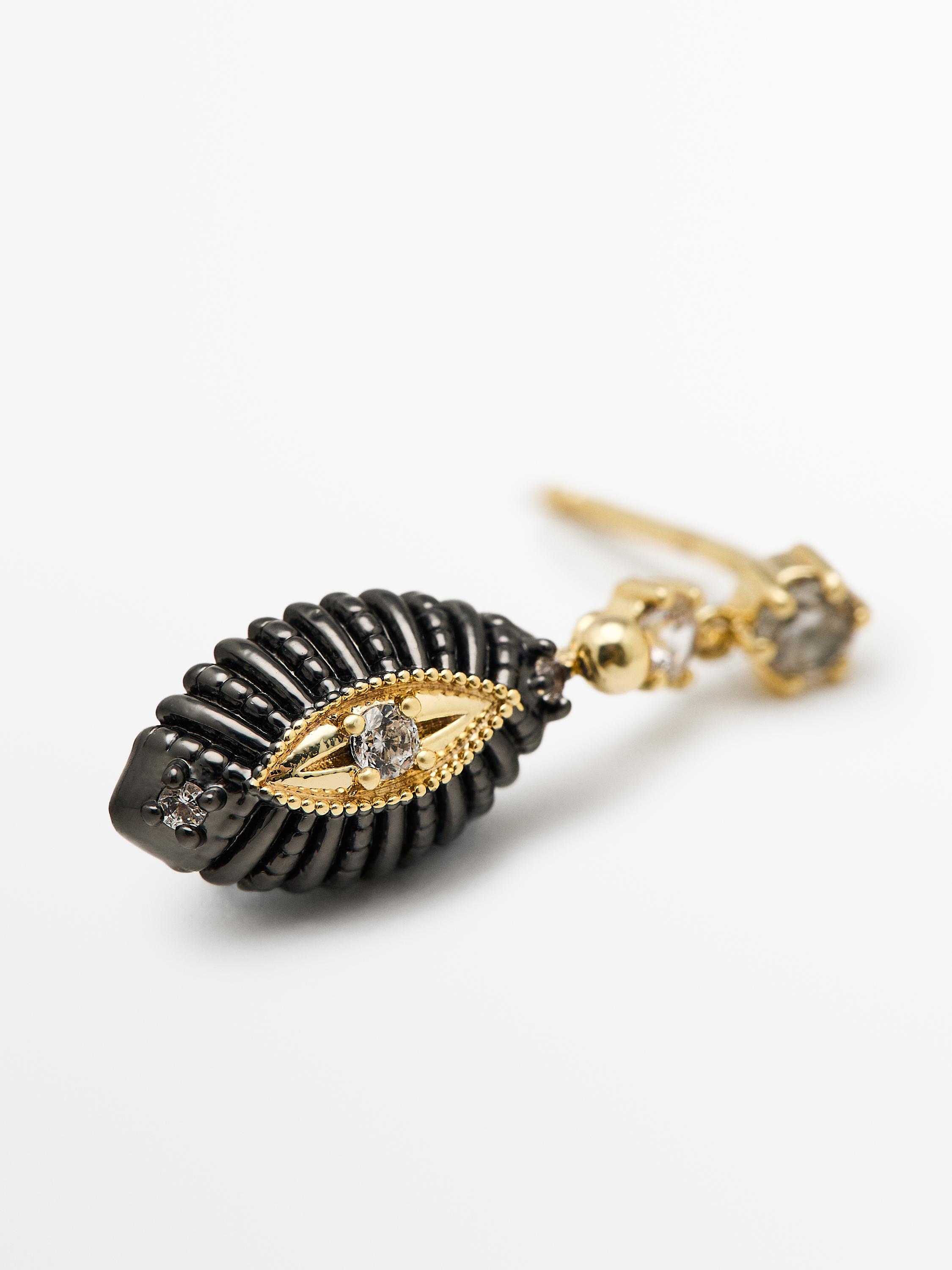 Boucles d'oreilles ornées de brillants