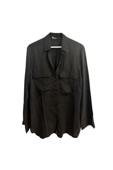 CAMISA CON BOLSILLOS FRONTALES