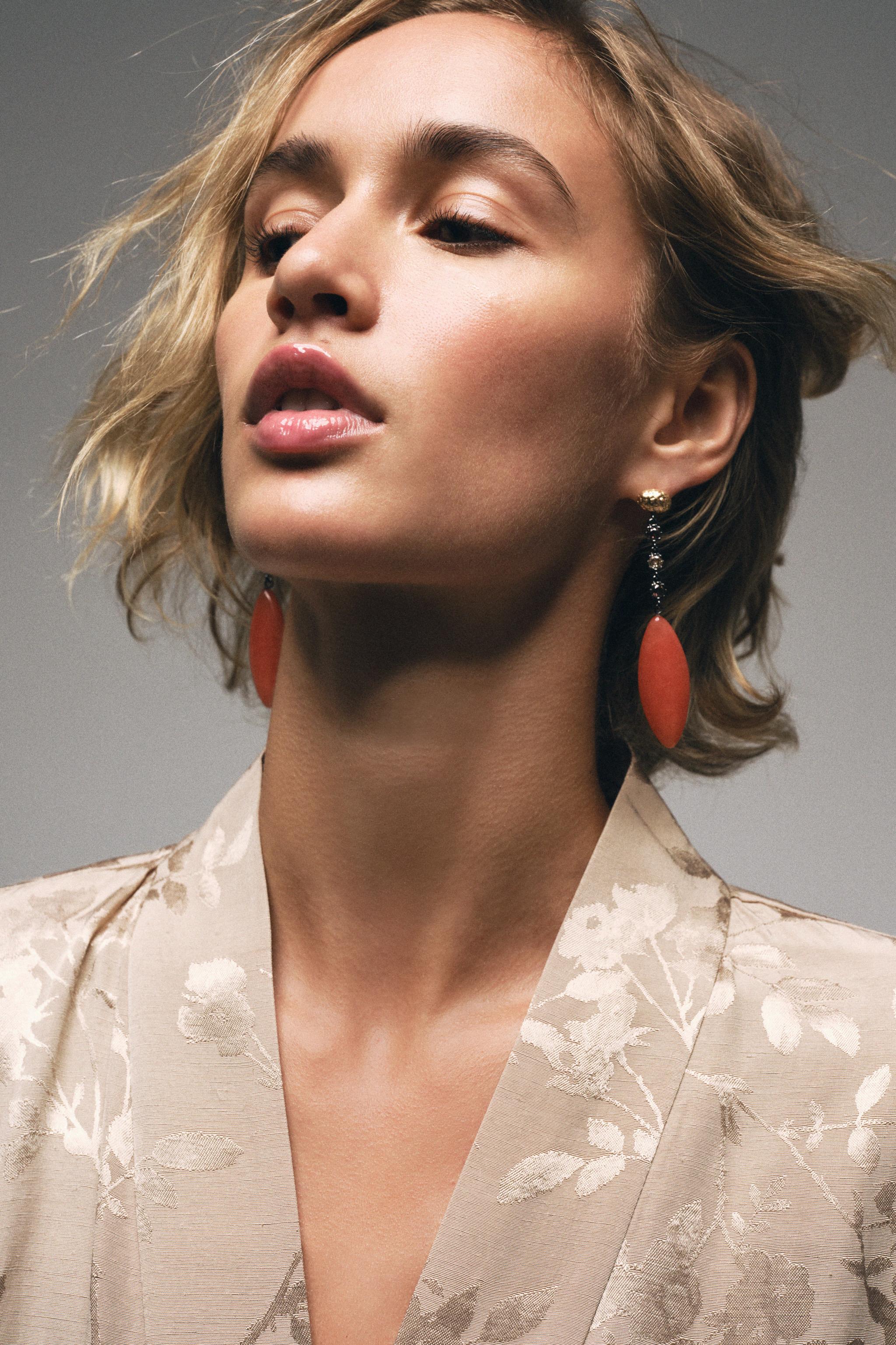 JEWEL AND STONE EARRINGS — Coral red