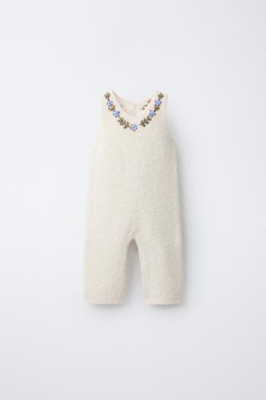 SALOPETTE IN MAGLIA CON FIORI RICAMATI - Écru di Zara