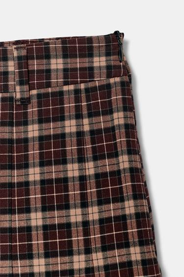 JUPE-PANTALON À PLIS PLATS ET CARREAUX - Grenat de Zara - Image 6