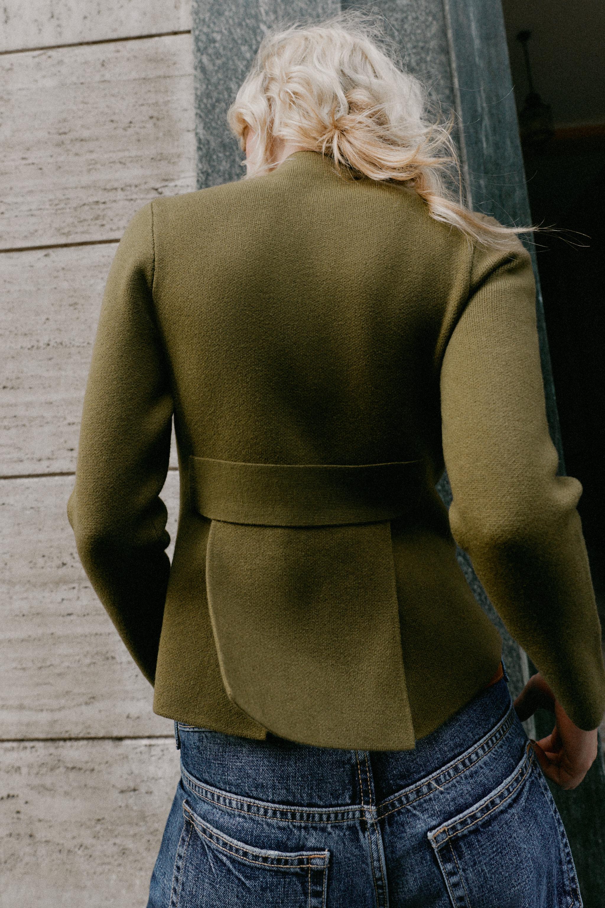 DOUBLE-BREASTED KNIT JACKET