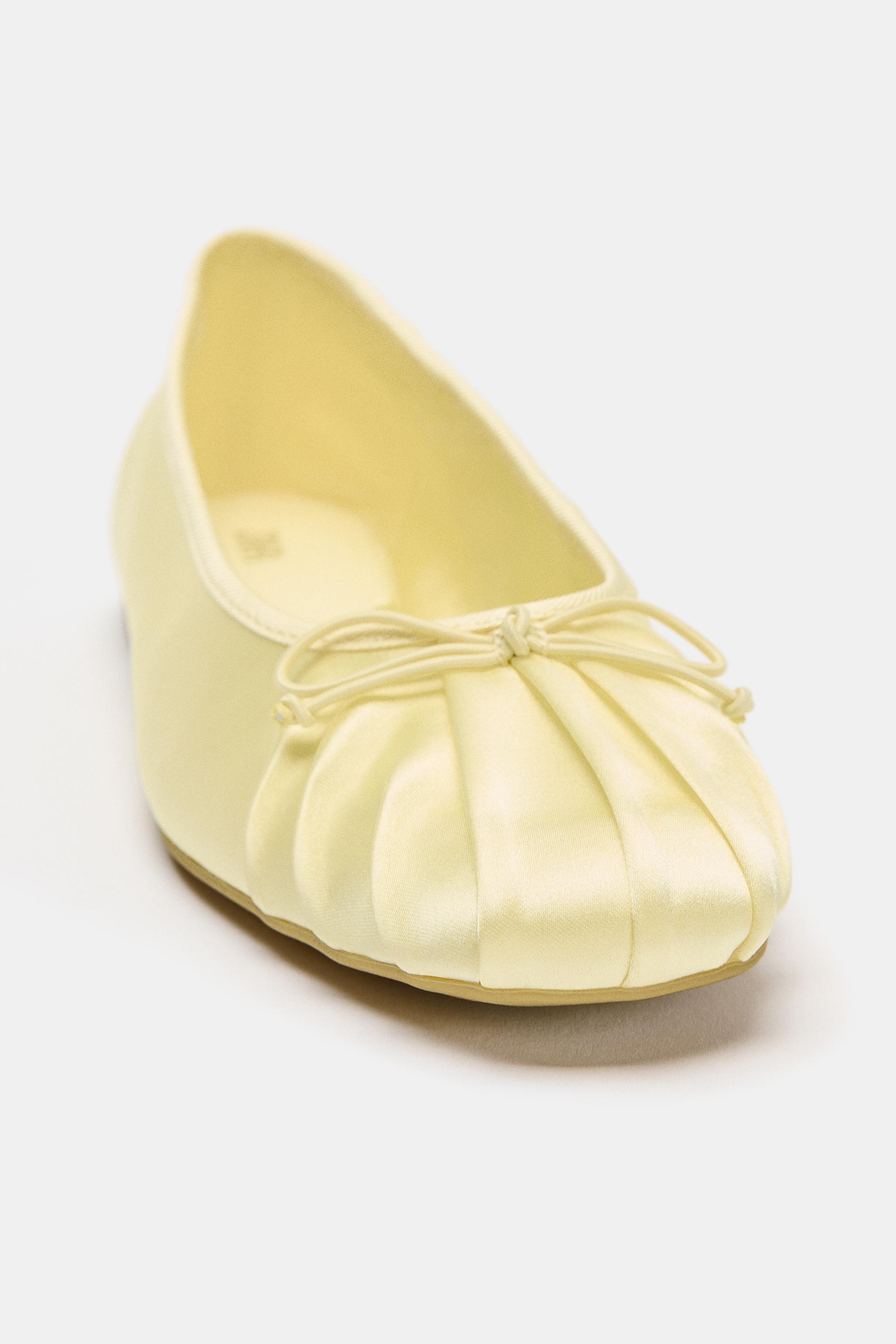CHAUSSURES PLATES SATINÉES AVEC NŒUD