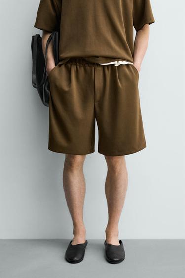 RELAXED FIT SOFT PLEATED BERMUDA SHORTS - Brown by Zara