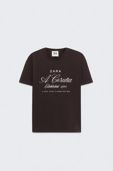 CAMISETA BORDADO 50TH ANNIVERSARY - Marrón de Zara