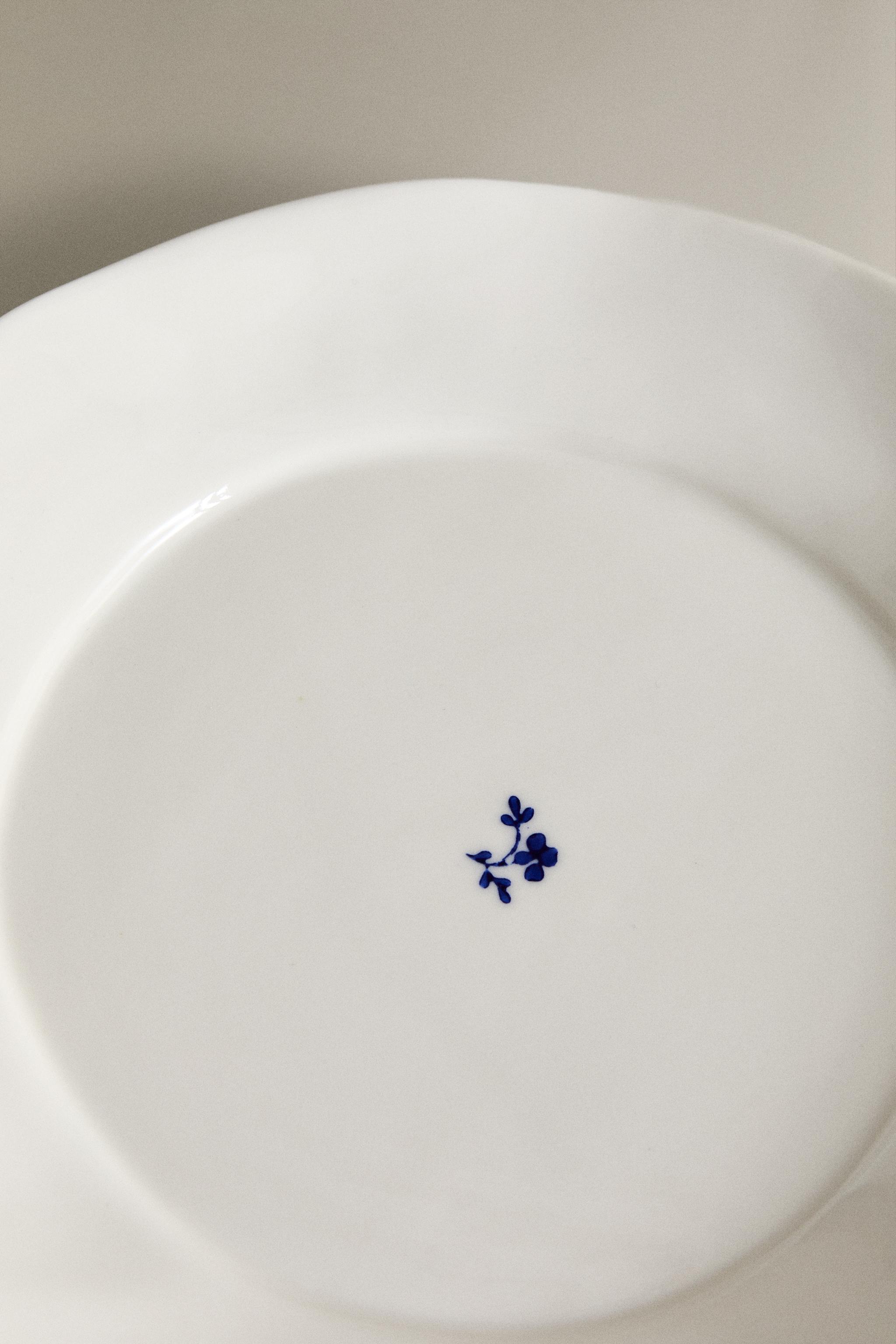ASSIETTE PLATE PORCELAINE FLORALE
