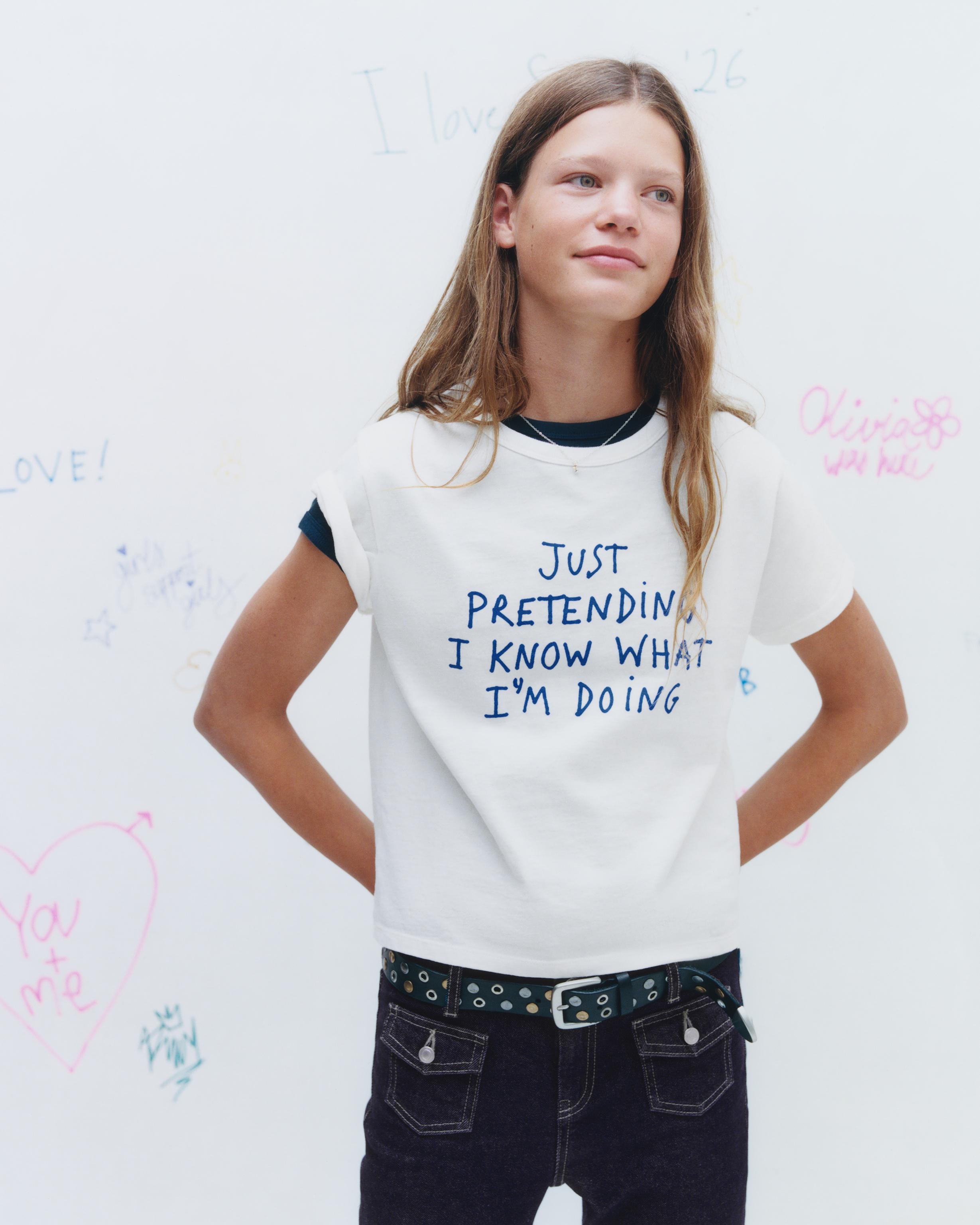 TEXT GRAPHIC T-SHIRT — Blue