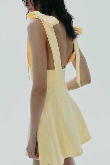 ROBE COURTE EN MATIÈRES VARIÉES À LACETS - Jaune de Zara - Image 2
