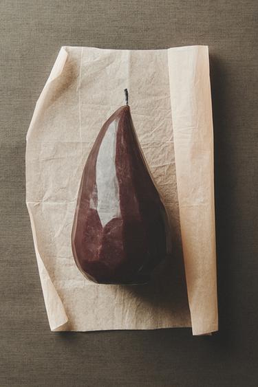 DECORATIVE PEAR CANDLE - Lilac by Zara