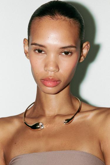 VESTIDO MIDI COLLAR JOYAS - Tostado oscuro de Zara