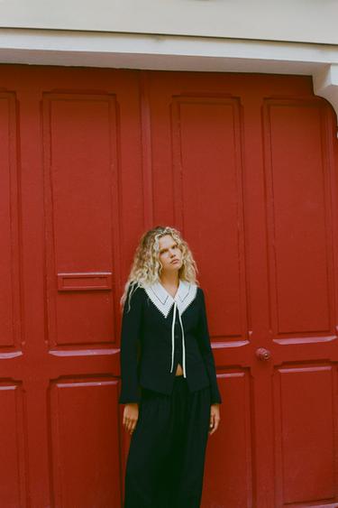 ÁO BLAZER CỔ RỜI PHỐI TƯƠNG PHẢN - Màu đen từ Zara