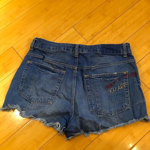 ZARA SHORTS BLUE DENIM CUT OFFS HIGH RISE BUTTON FLY EMBROIDERED RAW HEM SIZE 4 - Image 3
