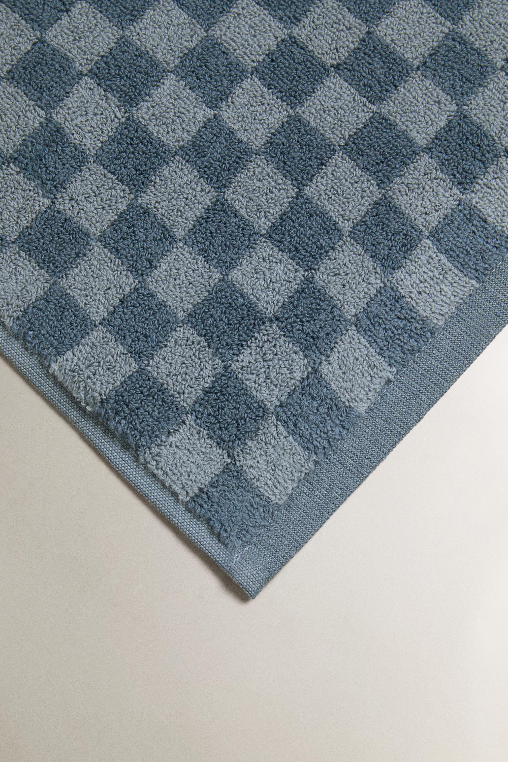 CHEQUERED BATH MAT — Blues