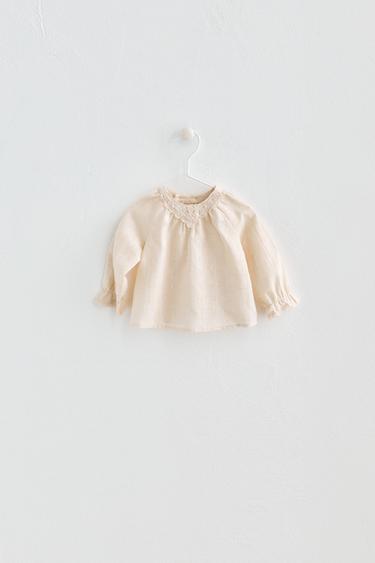 БЛУЗА С ВЫШИВКОЙ И КРУЖЕВОМ — ЭКРЮ от Zara