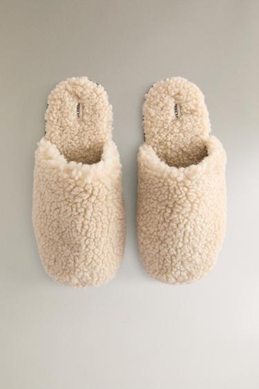 CHAUSSONS OUVERTS À L'ARRIÈRE EFFET MOUTON - Blanc écru de Zara - Image 2