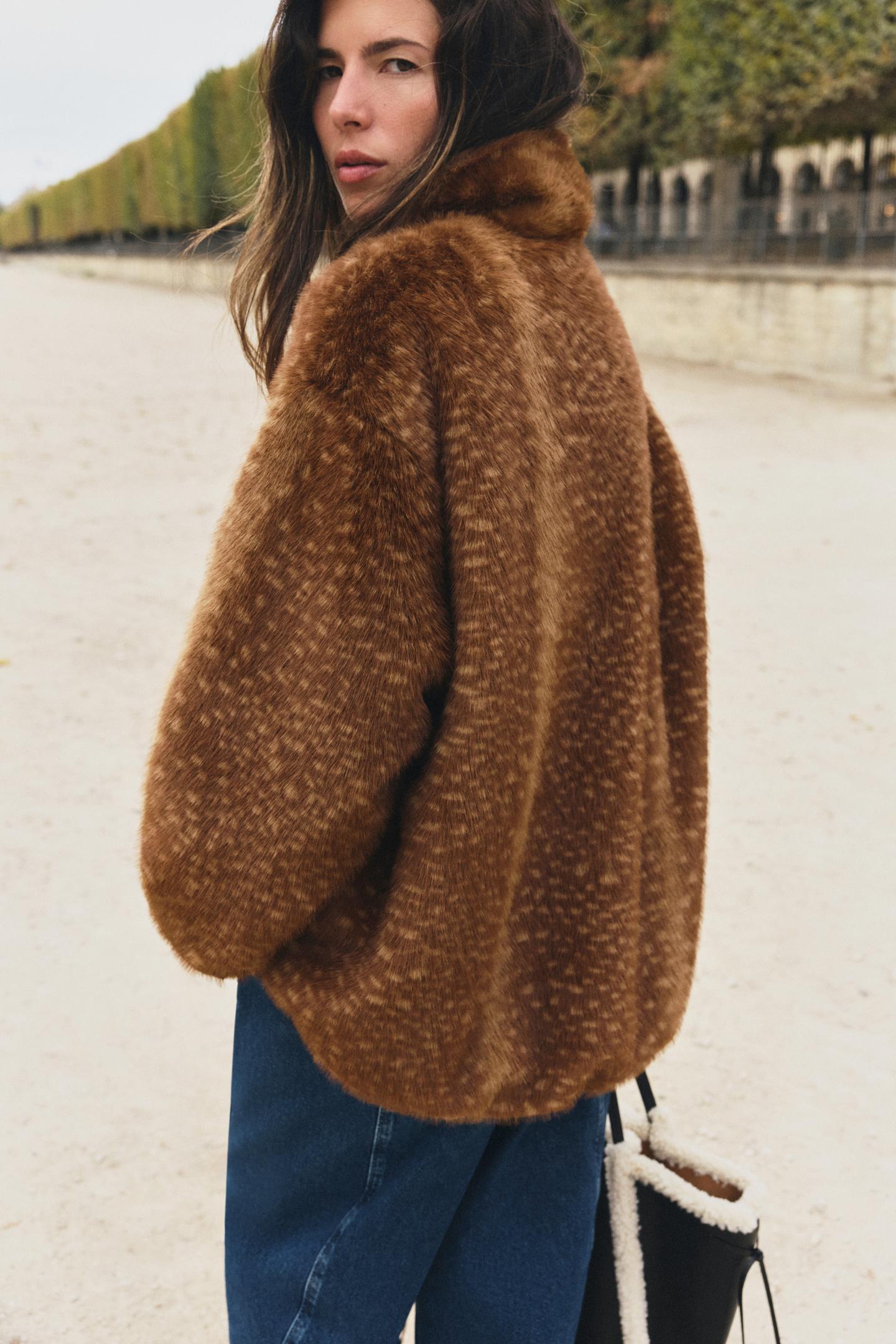 Женская куртка Zara Oversized Faux Fur Bomber, цвет: Серо-коричневый коричневый — фото 5