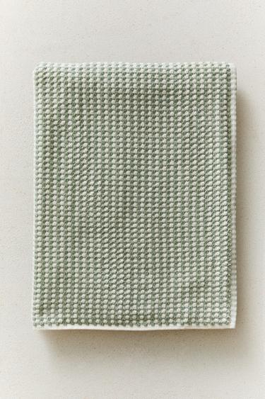 TEXTURED COTTON BATH TOWEL - Sea green by Zara