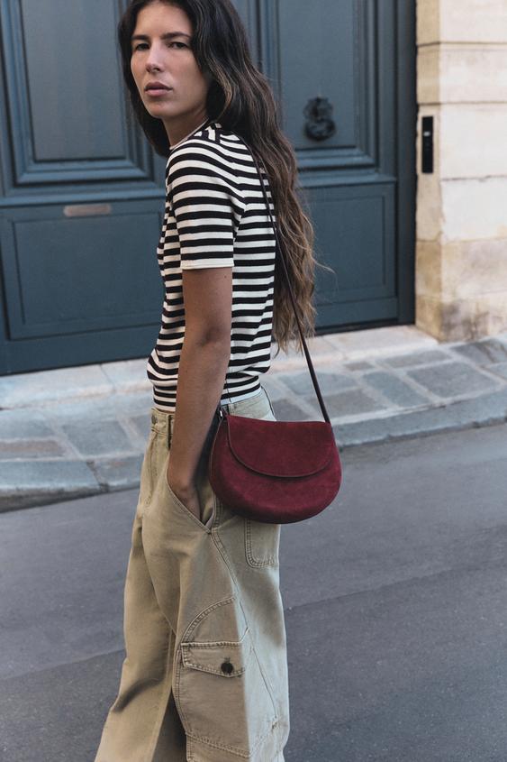 BOLSO BANDOLERA PIEL - Rojo Burdeos de Zara - Imagen 0