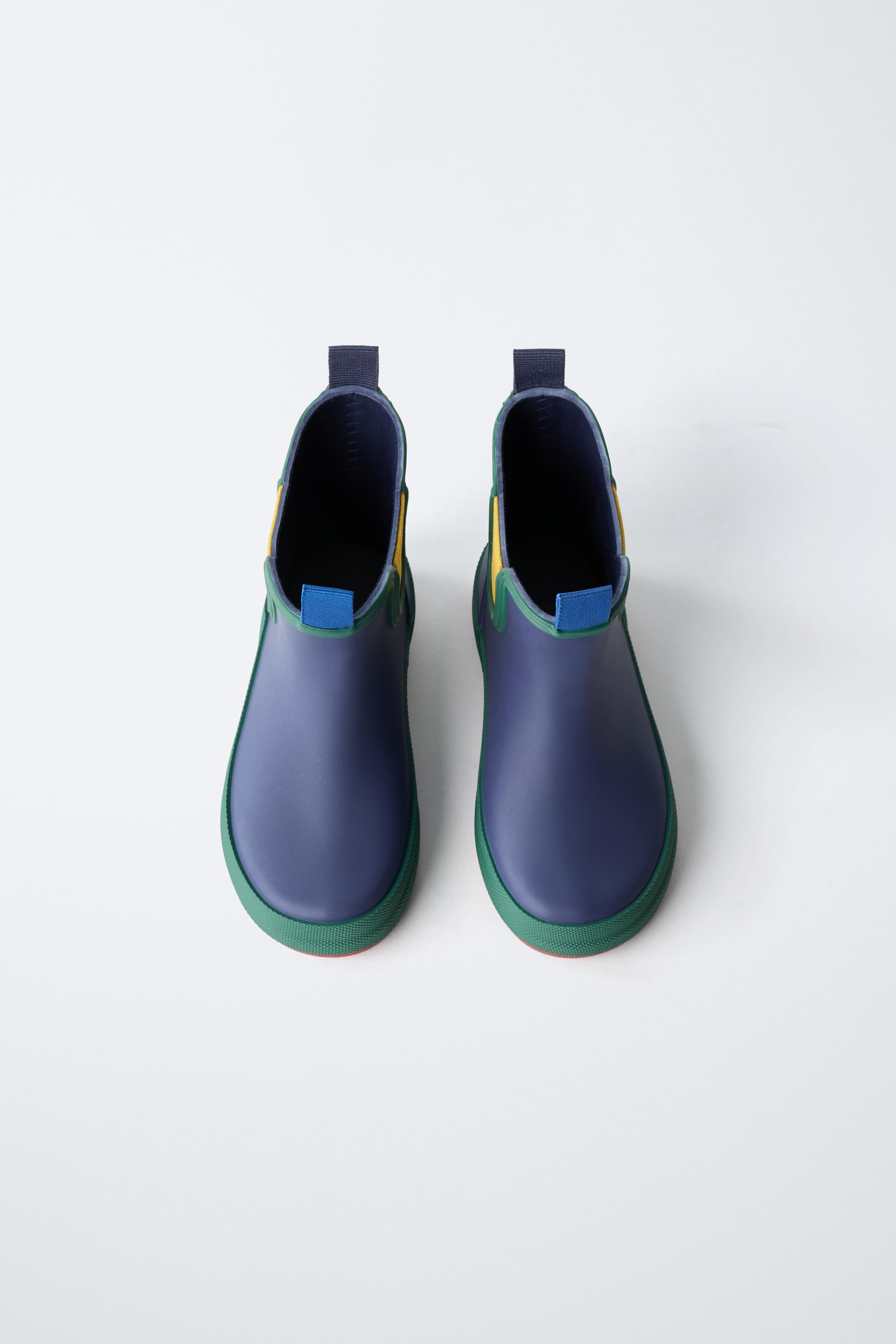 CHELSEA RAIN BOOTS