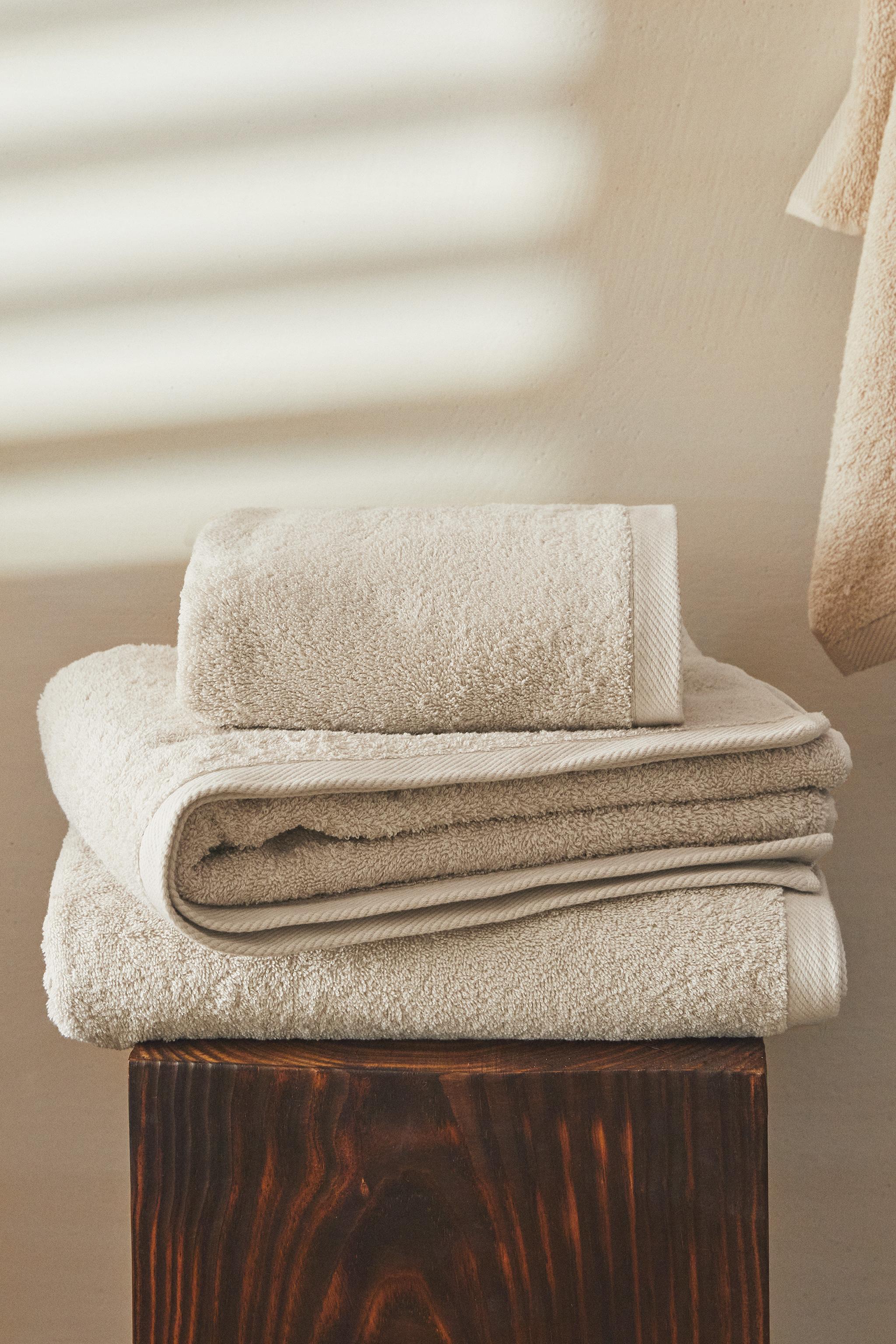 PLAIN COTTON TERRY BATH TOWEL (500 GSM) — Sand