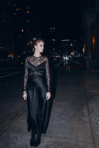 ДОЛГ ФУСТАН СО КОНТРАСТНА ТАНТЕЛА - Црна од Zara