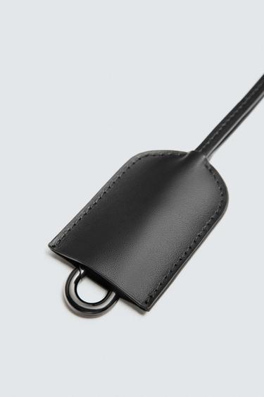 PORTE-CLÉS AVEC PENDENTIF CUIR ÉDITION LIMITÉE - Noir de Zara - Image 4