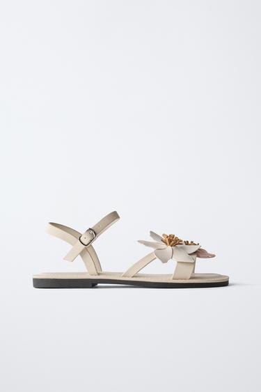 SANDALIA FLOR 3D - Blanco Crudo de Zara