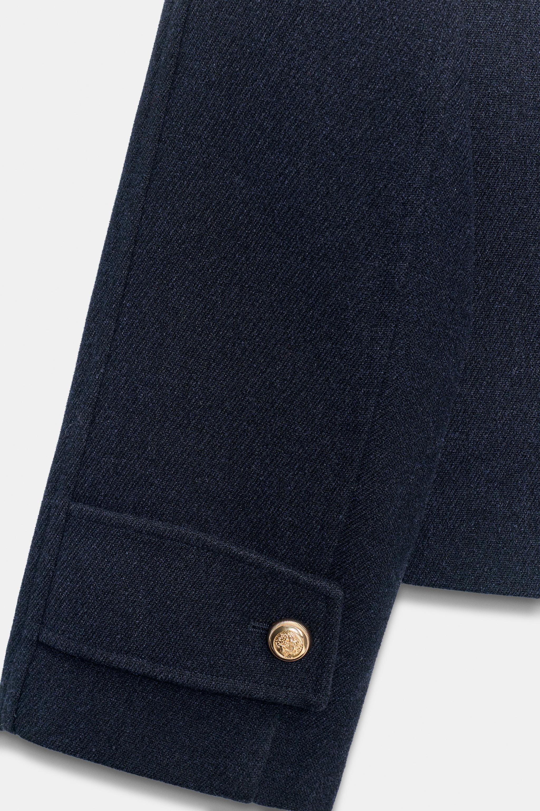 SHORT DOUBLE-BREASTED COAT