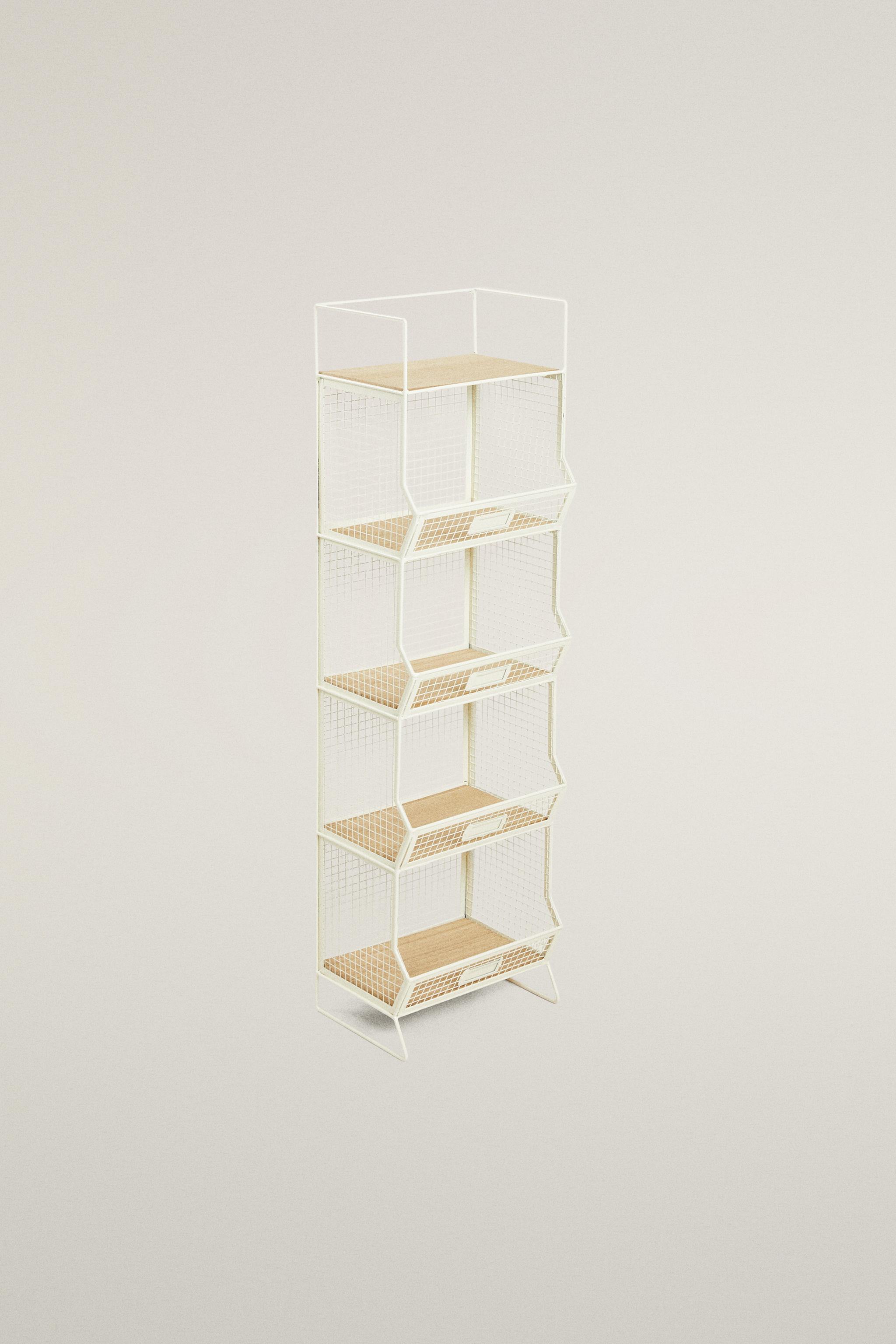 STORAGE UNIT WITH SHELVES