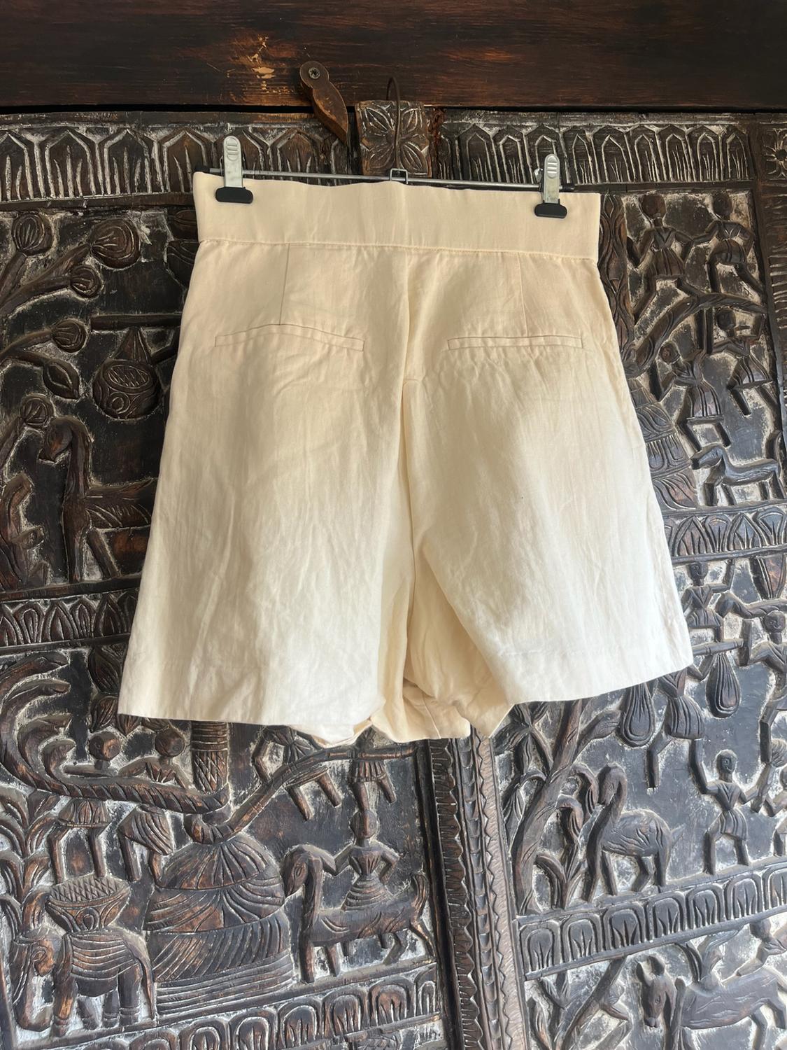 BERMUDA SHORTS WITH LINEN - Image 2