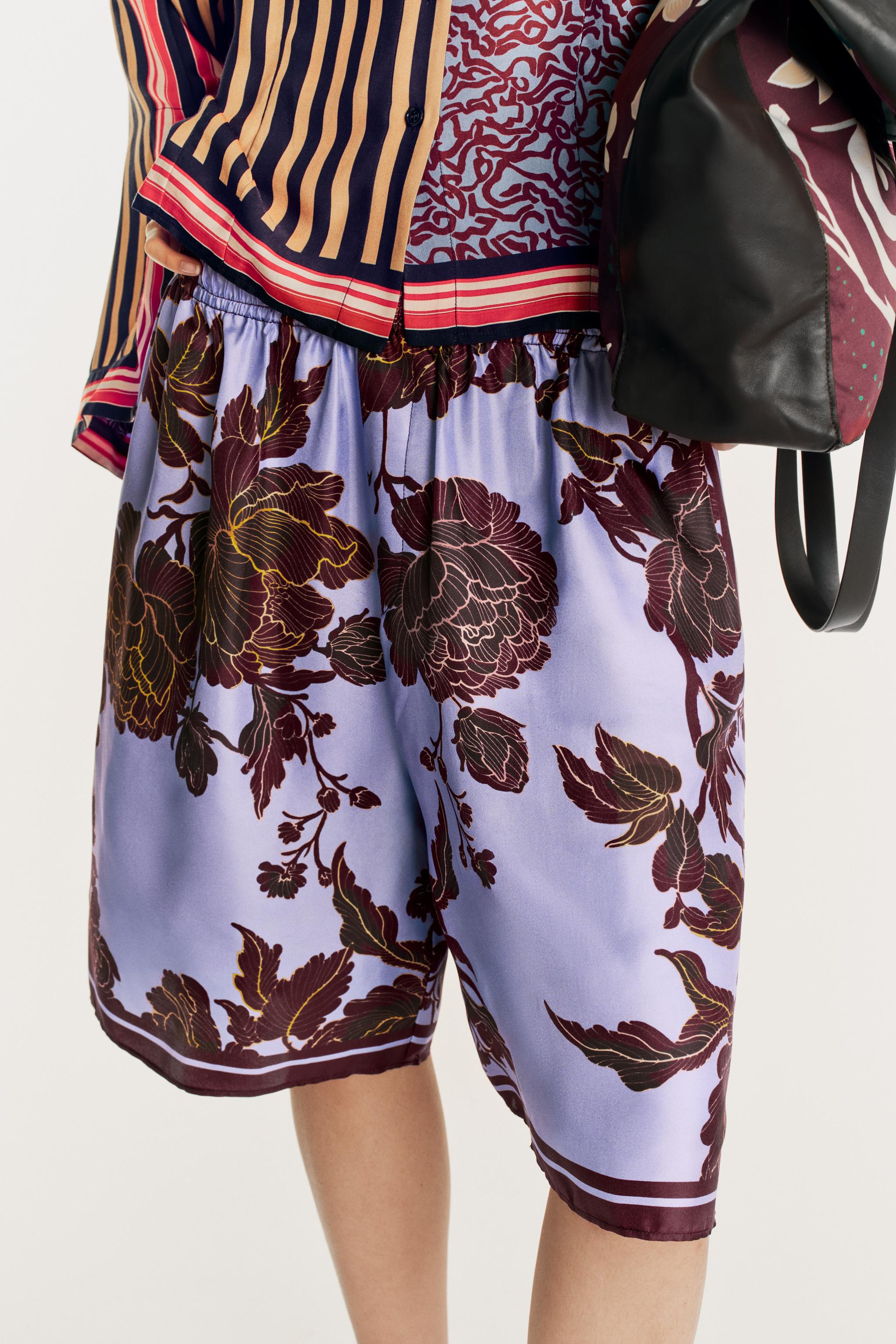 RELAXED FIT 100% SILK PRINTED COMBINED LIMITED EDITION SHORTS — Printed