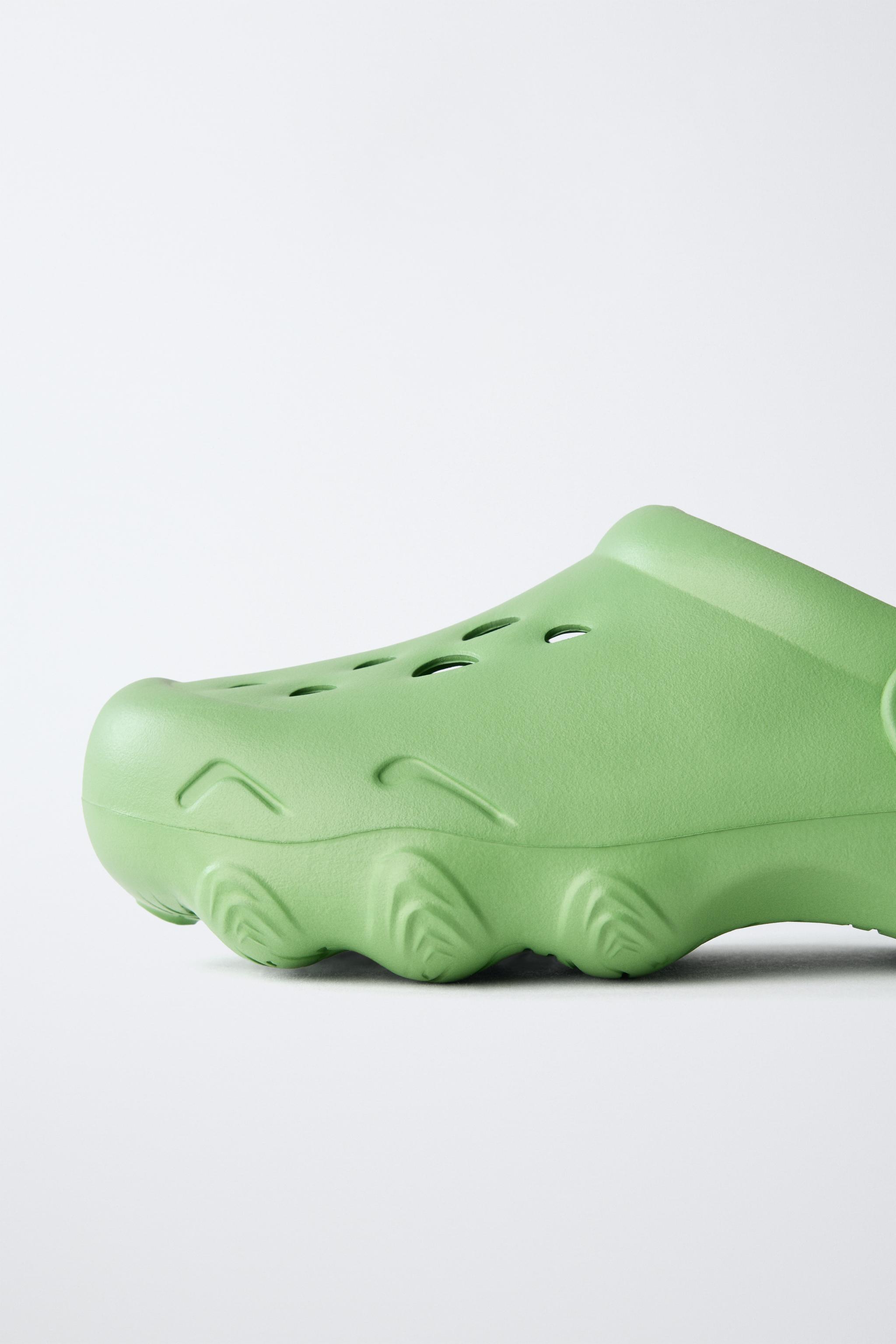 RUBBERIZED SPORT CLOGS
