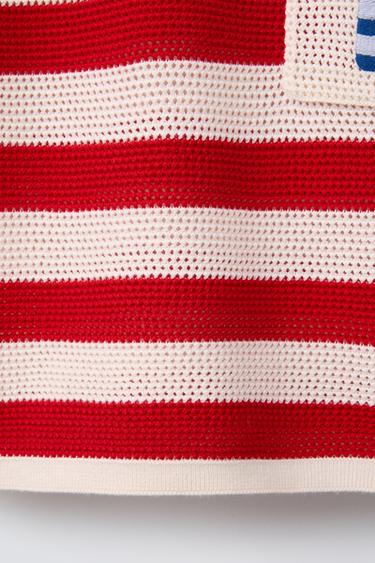 T-SHIRT MAILLES RAYURES BRODÉ PHARE - Écru / Rouge de Zara - Image 3