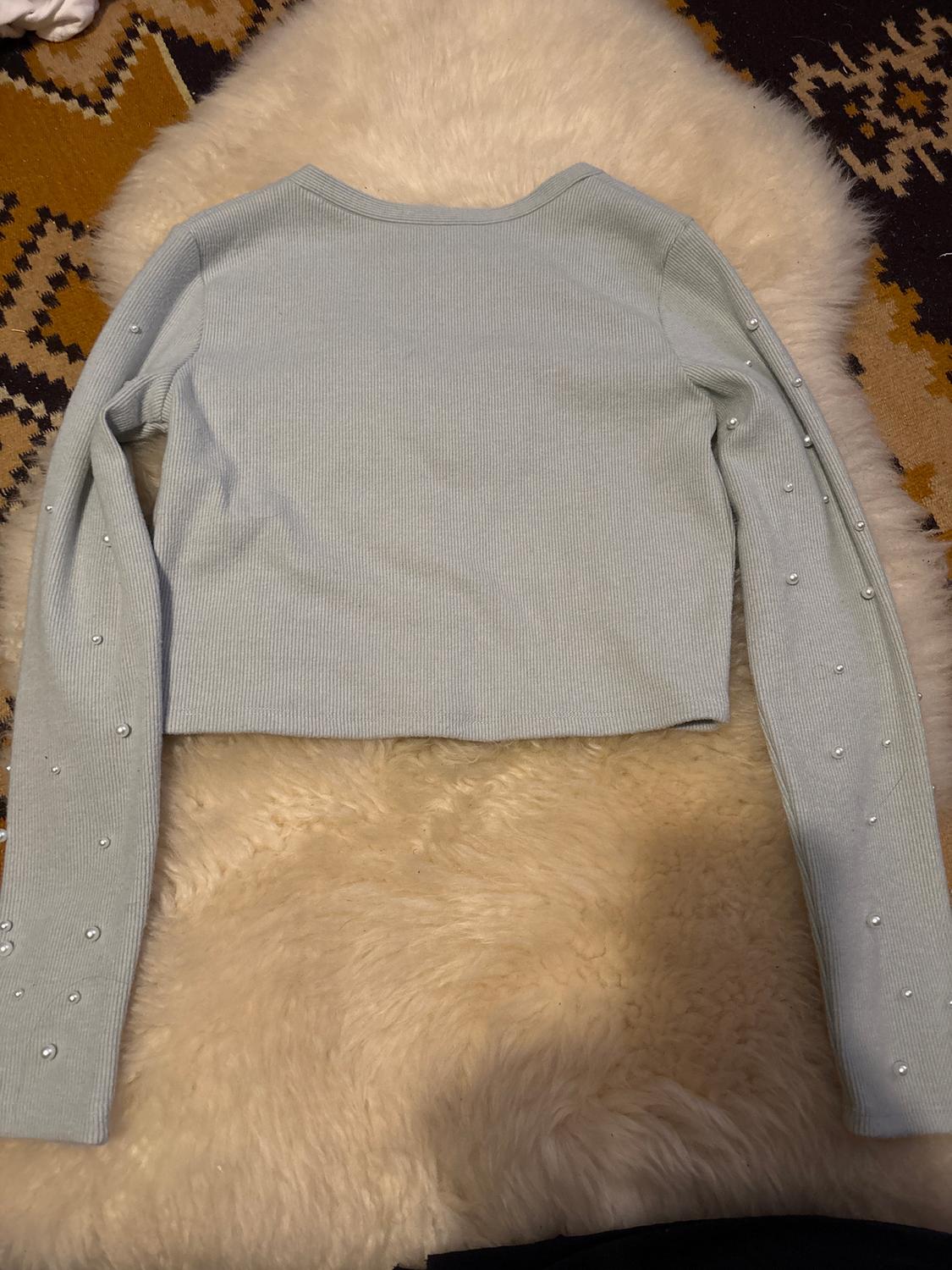 SOFT-TOUCH CROPPED CARDIGAN WITH FAUX PEARLS - Image 2