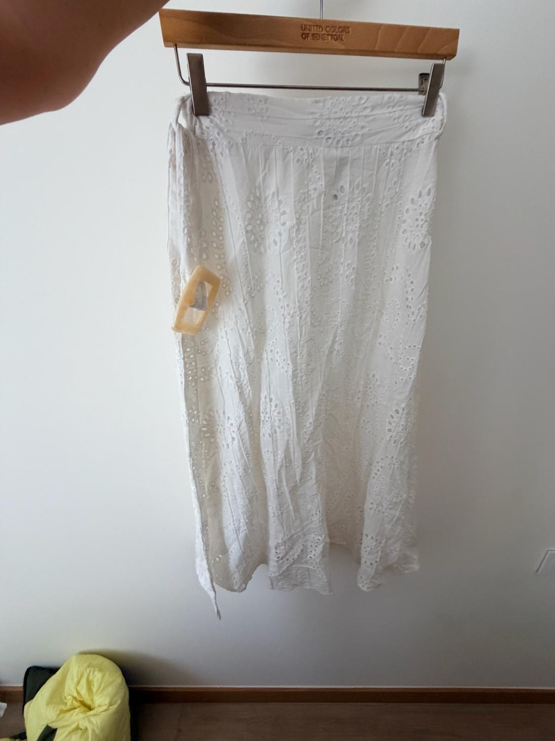 PERFORATED EMBROIDERY MIDI SKIRT - Image 3