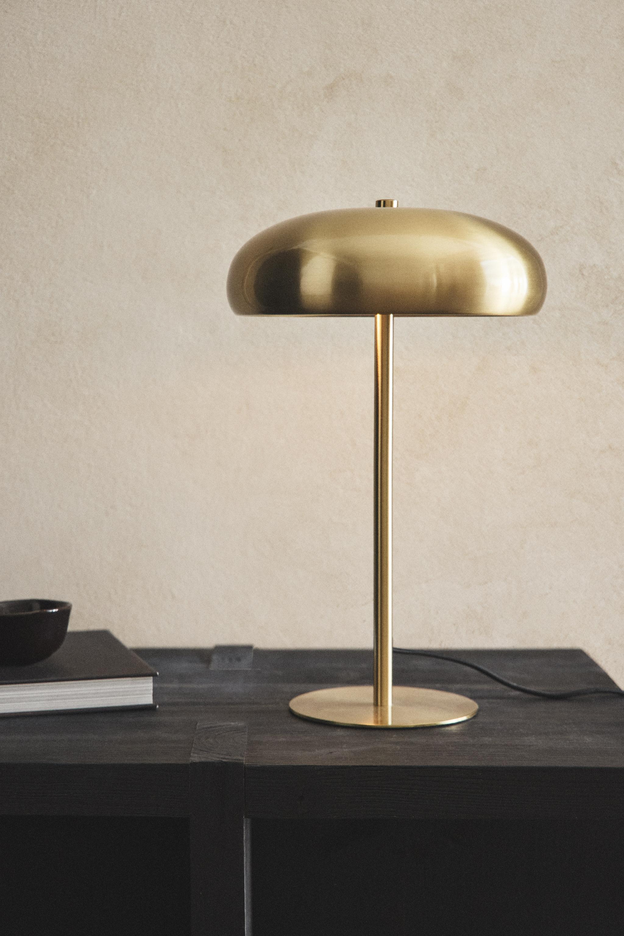 LARGE MONOCHROME TABLE LAMP - Gold | ZARA United States