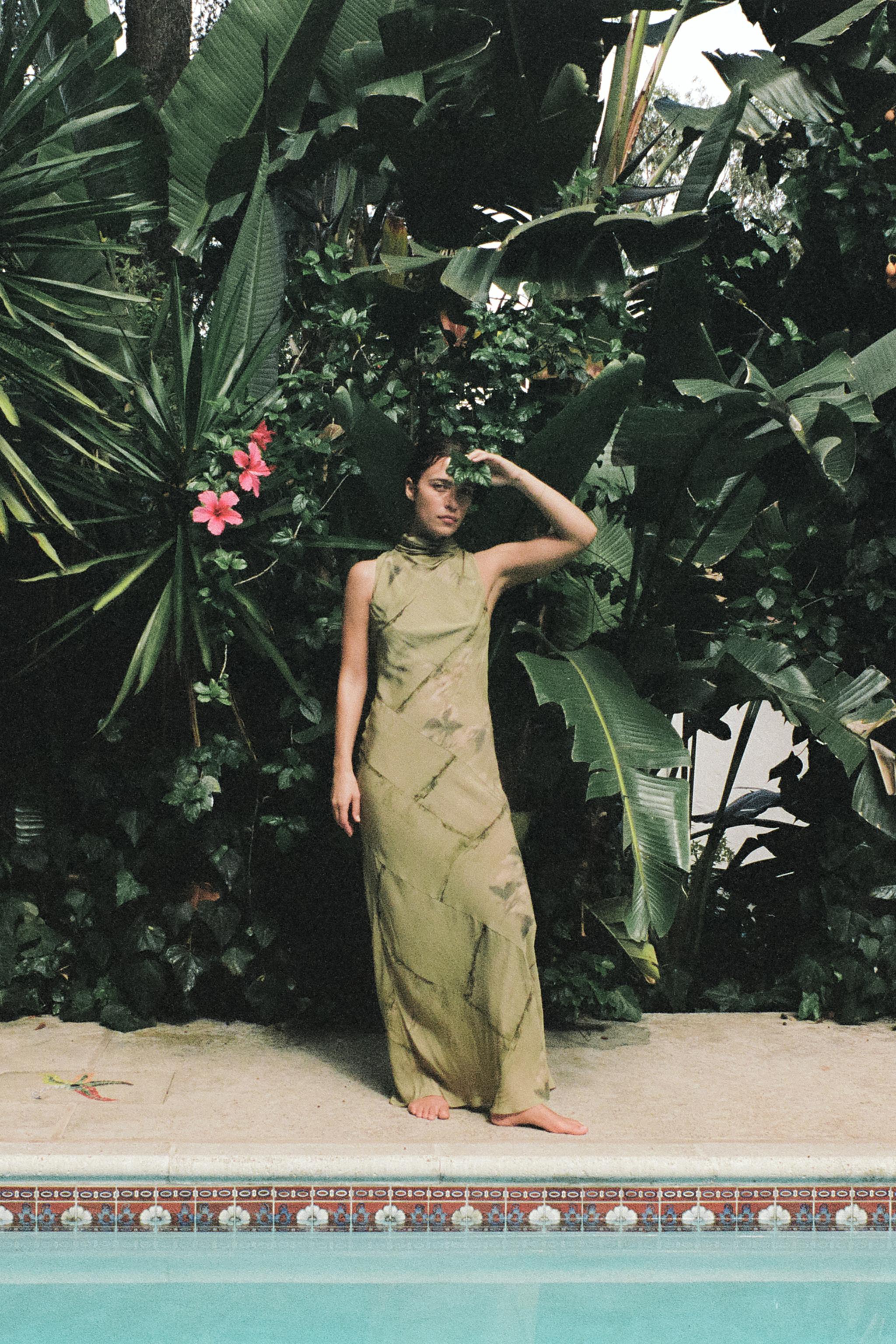 PRINTED HIGH-NECK MIDI DRESS