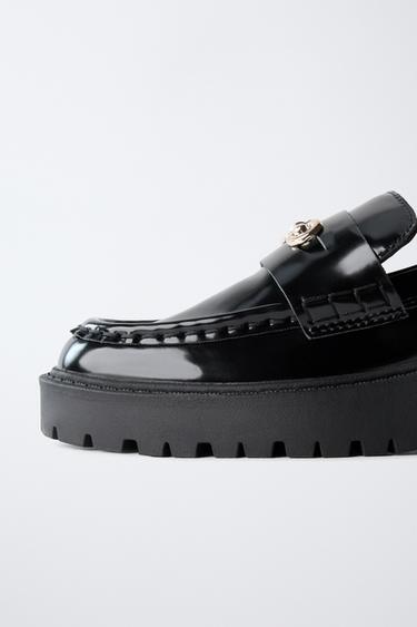MOCASSINS DÉTAIL MÉTALLIQUE - Noir de Zara - Image 5