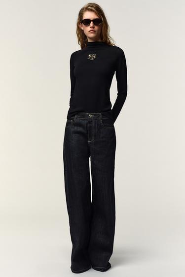 Zara MOCK NECK BROOCH T-SHIRT - Black - Image 0