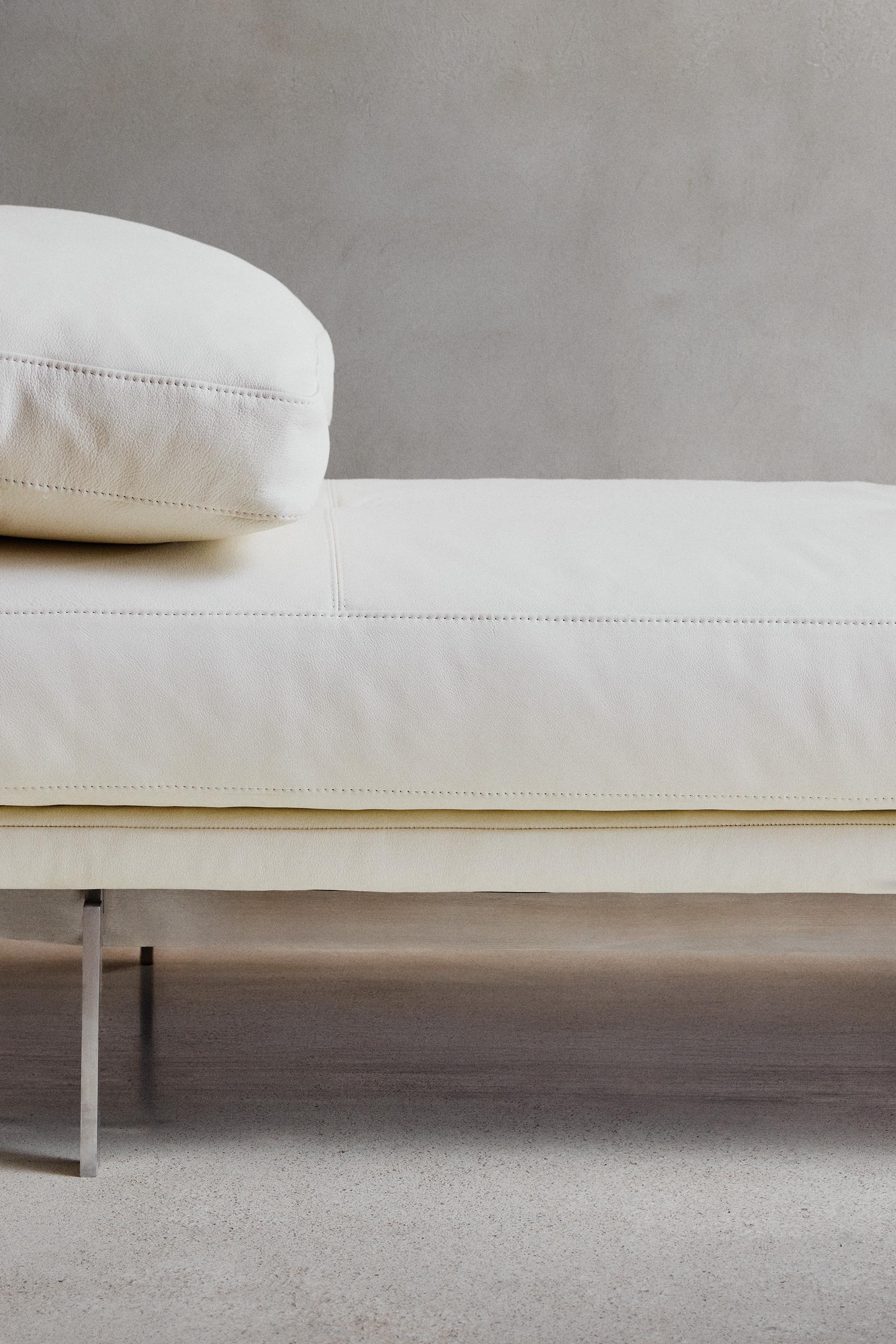 DAYBED 02
