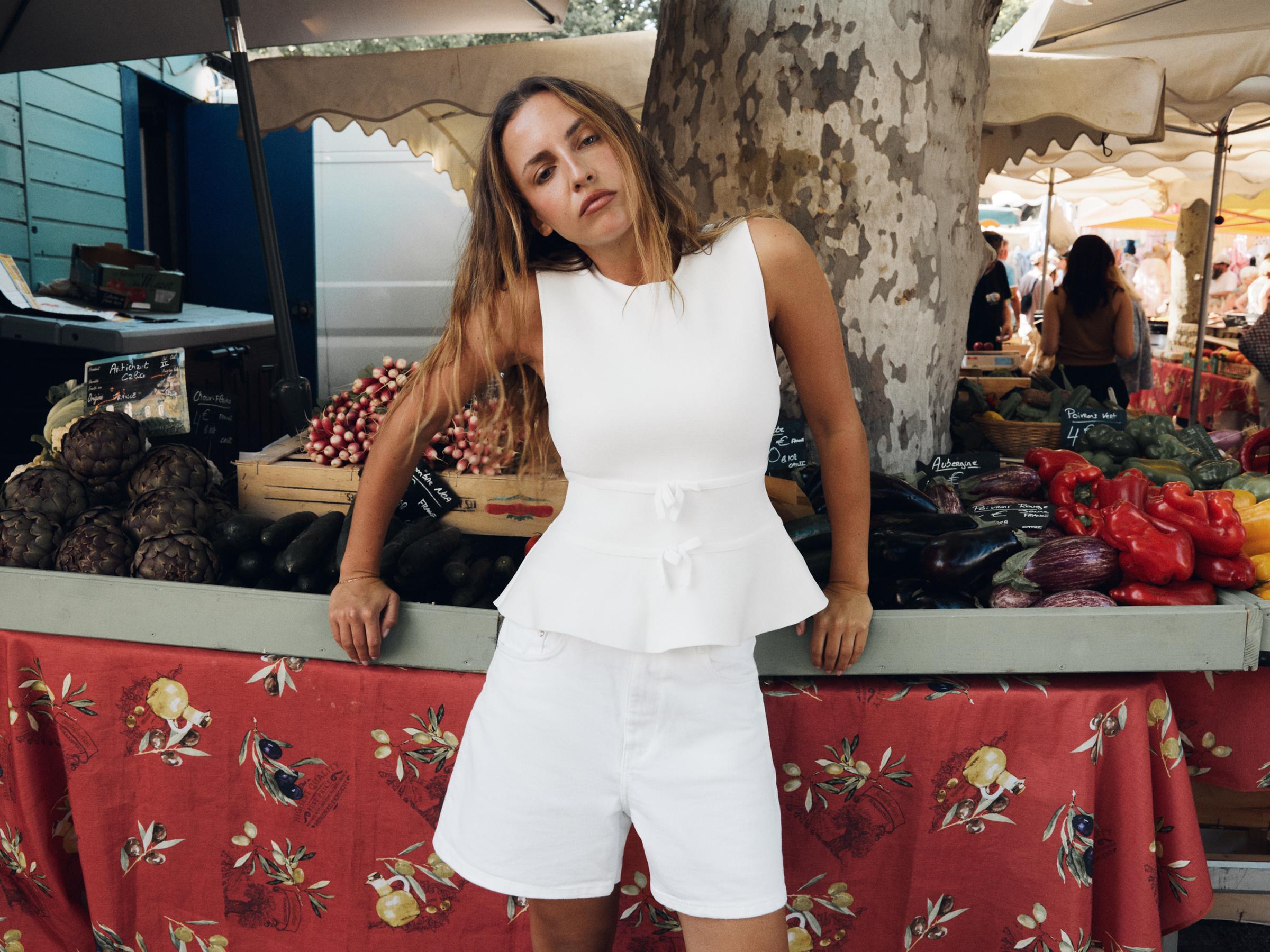 V-Neck Hardware One-Piece Swimsuit V-Neck Hardware One-Piece Swimsuit