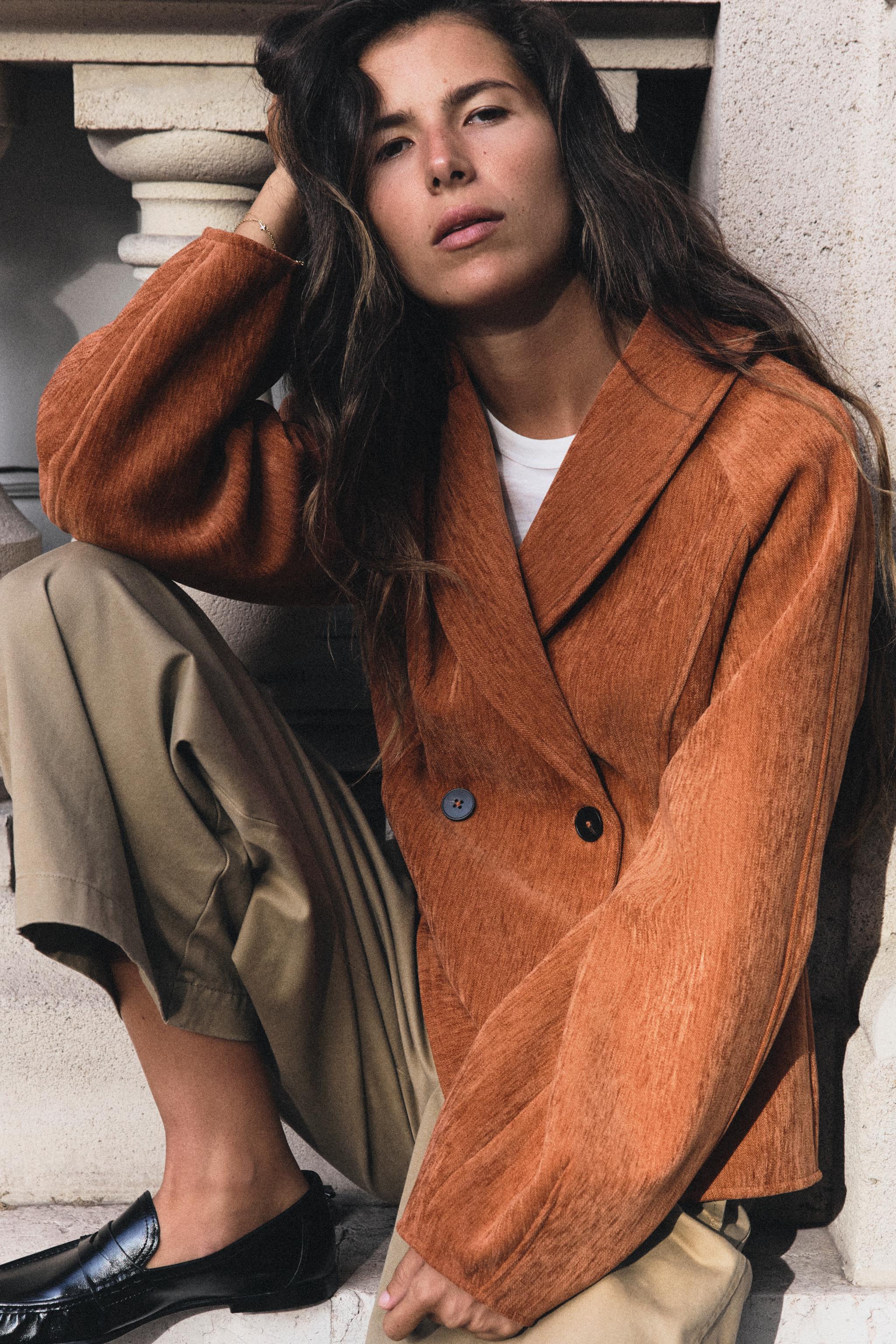 FITTED DOUBLE-BREASTED JACKET