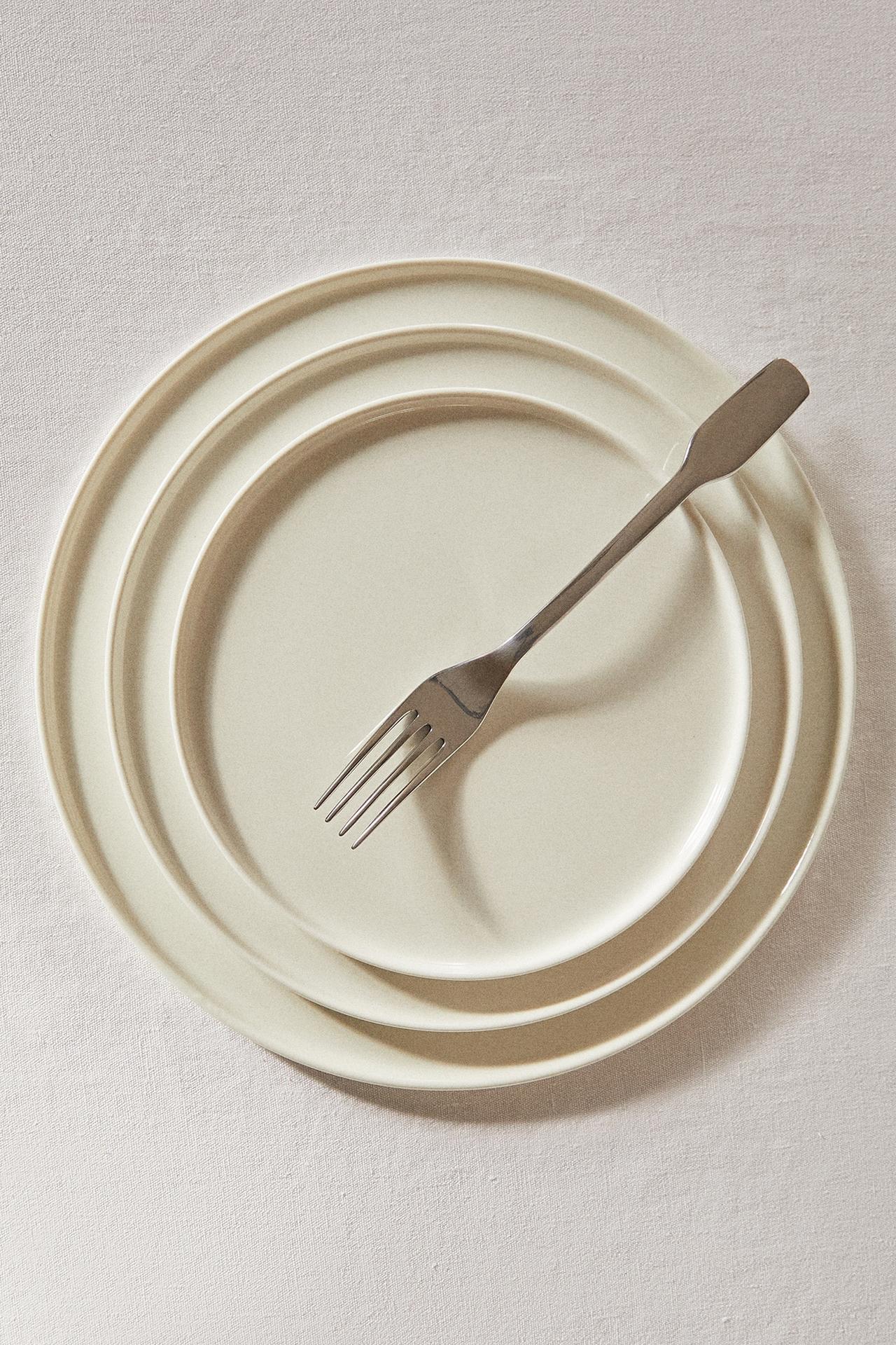 SET OF 2 - PLATE S — ecru-white