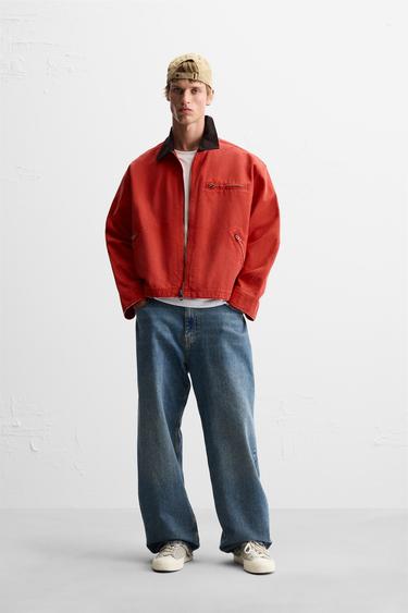 КУРТКА С КОНТРАСТНЫМ ВОРОТНИКОМ — КРАСНЫЙ от Zara — изображение 0