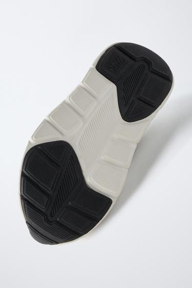 BASKET AVEC DÉTAIL SUR LA SEMELLE - Blanc de Zara - Image 6