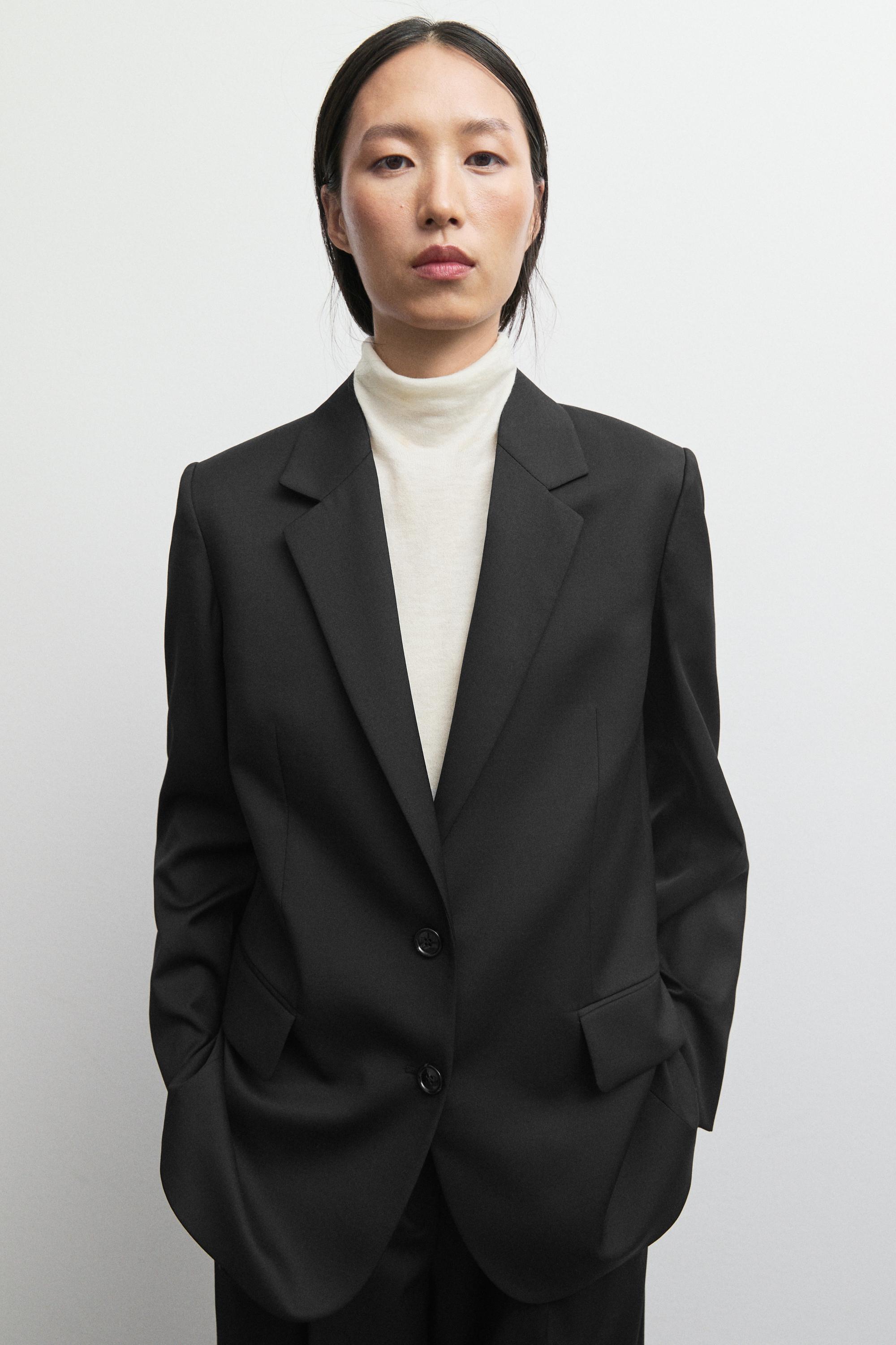 100% extra fine wool two-button blazer