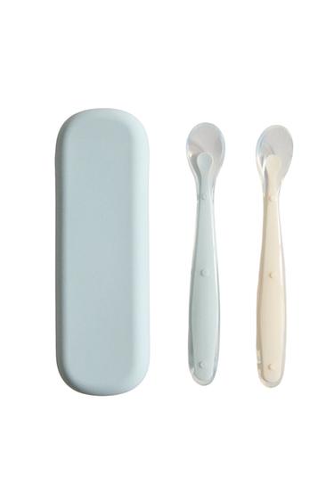 SET OF 2 CHILDREN'S SILICONE SPOONS - أزرق الخاص بـ Zara