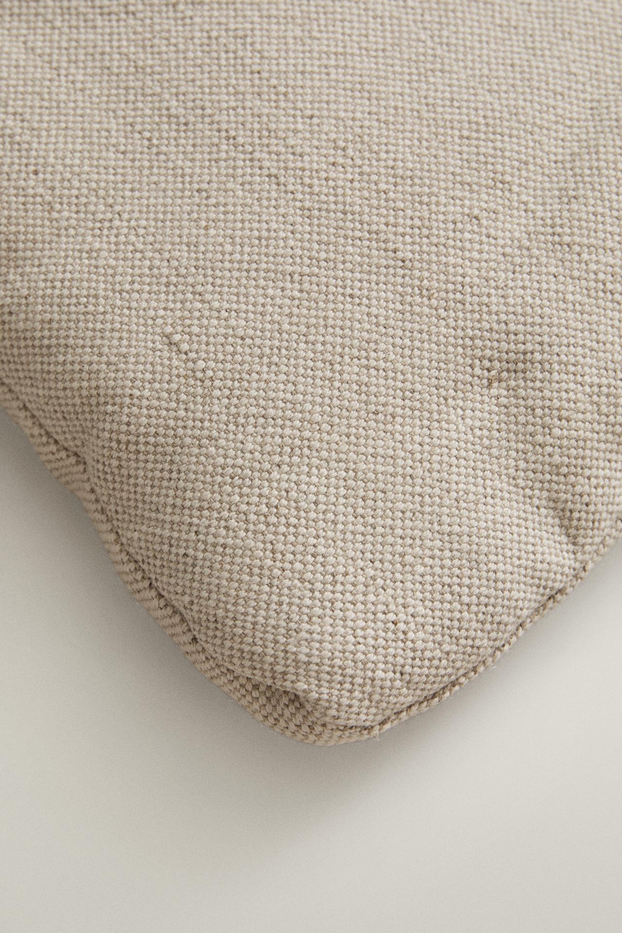 OBLONG LINEN CUSHION — Light beige