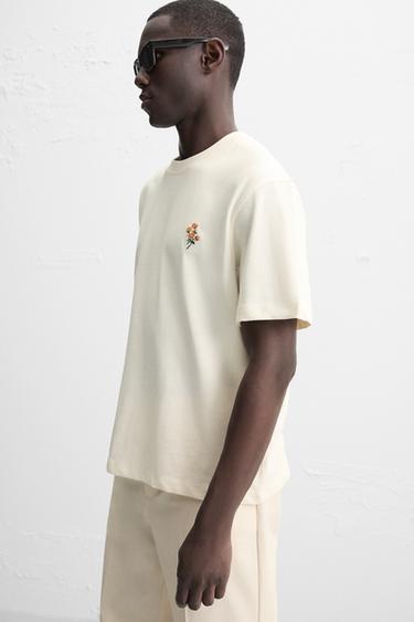 T-SHIRT À ESTAMPILLAGE PHOTOGRAPHIQUE EN MATIÈRES VARIÉES - Blanc cassé de Zara - Image 5